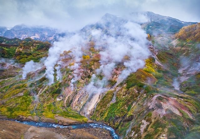 俄羅斯·堪察加丨乘坐戰鬥直升機，飛臨火山國度