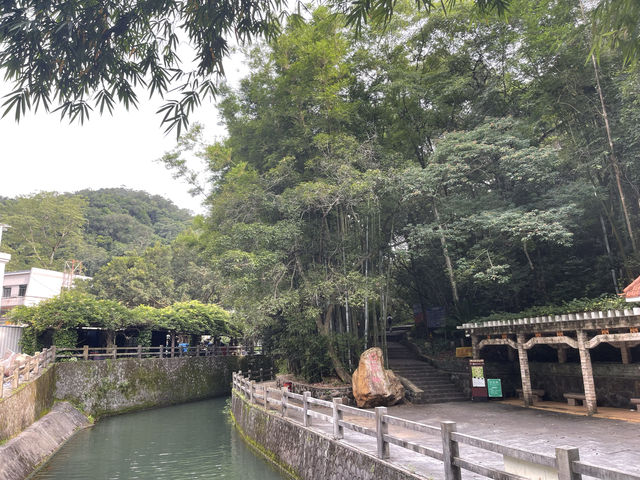 從化廣東溫泉賓館裡面的白石山