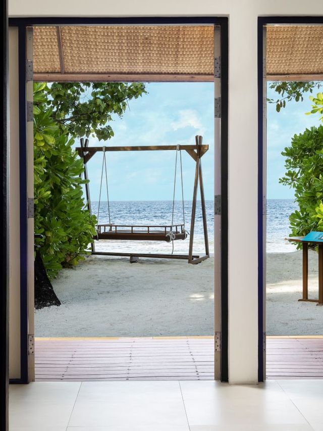 🏝️ Maldives Magic: Top Picks at Dhawa Ihuru 🌟