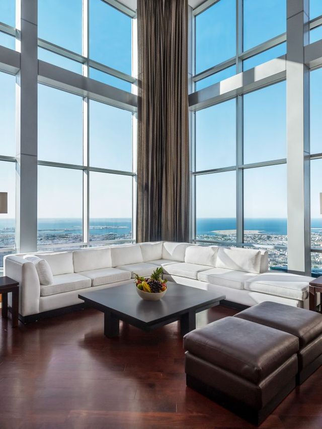 🌟 Dubai's Dazzling Shangri-La Stay 🌆✨