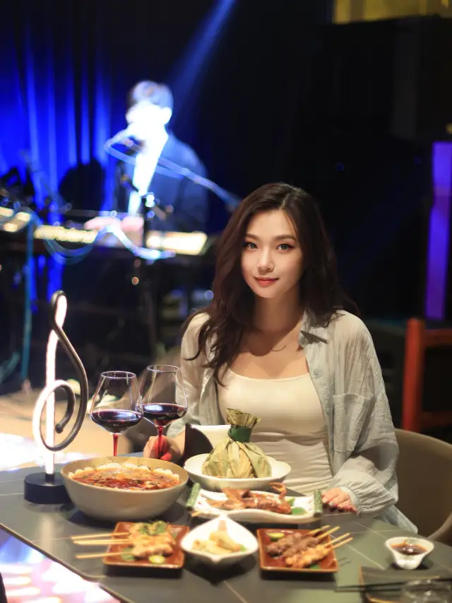 Đêm không bao giờ ngủ trên đường Hengshan, bữa tiệc ẩm thực và âm nhạc! .