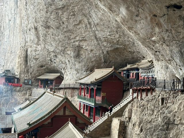 介休雲峰寺|抱腹岩下的奇特景觀。 介休雲峰寺|抱腹岩下的奇特景觀。