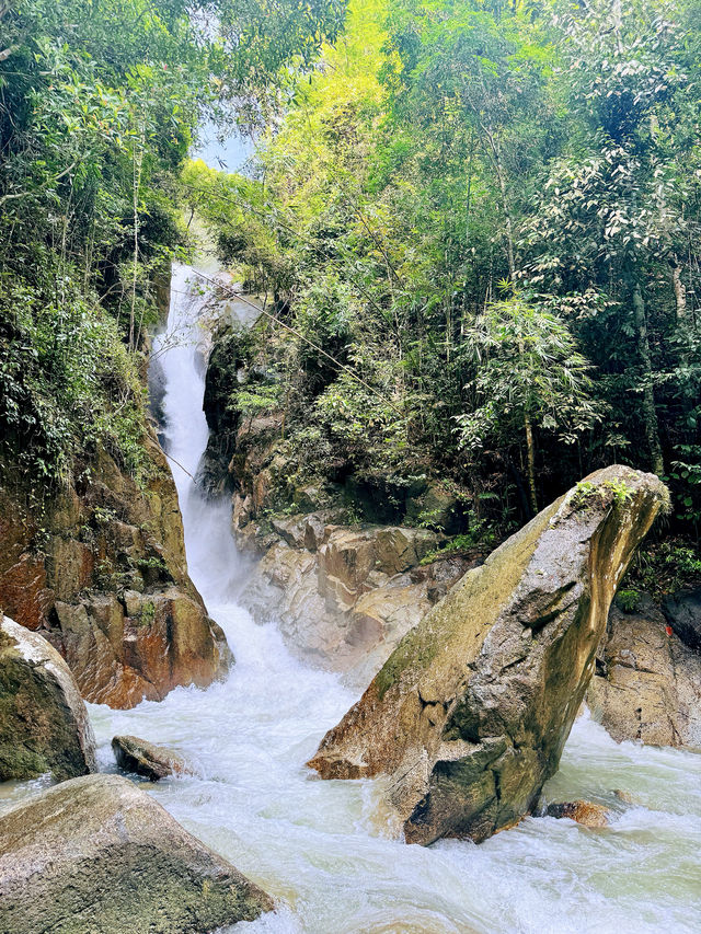 Batu Bertenggek半日遠足·吉隆坡週末