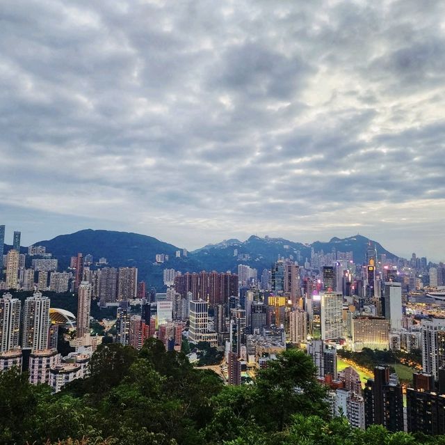 香港紅香爐峰⛰️|登頂看維港夜色🌇