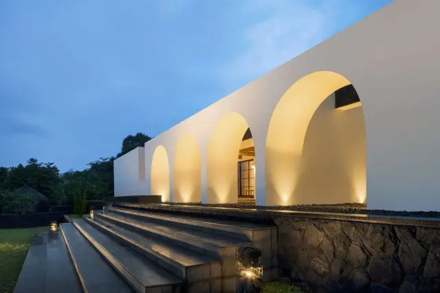 สีขาวดำคลาสสิกไม่มีวันตกยุค | Villarci Residence