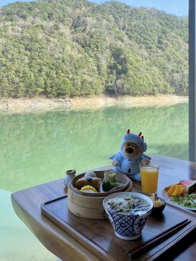 在如詩如畫的山水間放慢時間，盡情享受杭州的風水寶地