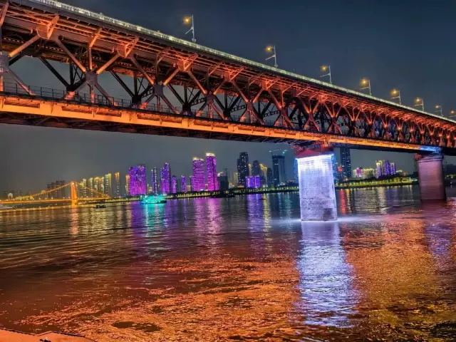 우한 4일 3박 폭주 가이드｜강호의 도시 하드코어 로맨스 해제하기