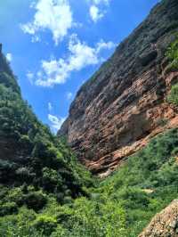 九月經過冶力關，山色正慢炖秋光