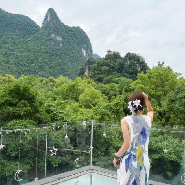 Yangshuo 🏨 is close to West Street! Didn't want to check out!