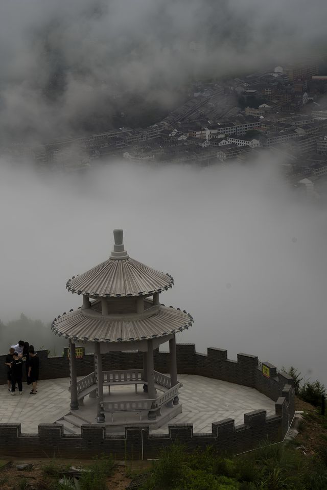 氛圍感爆棚！仁里村半嶺雲海日出先係夏天嘅正確打開方式