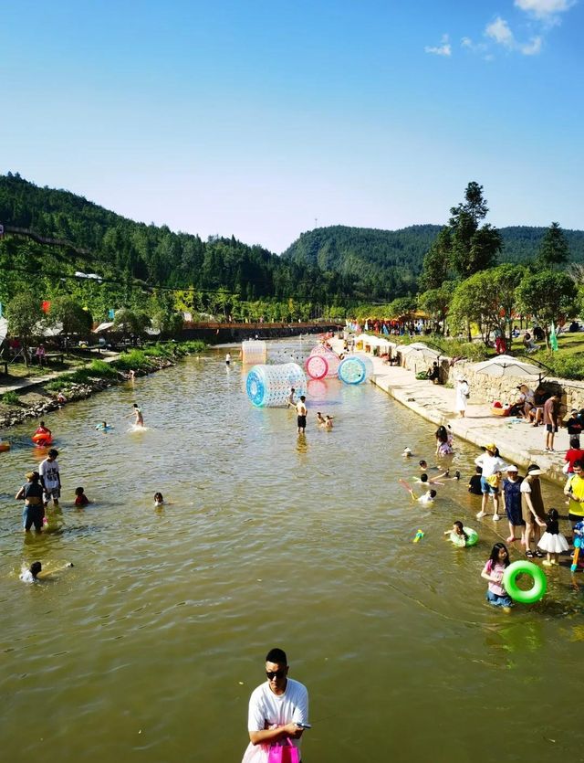 炎炎夏日，涼城利川歡迎您