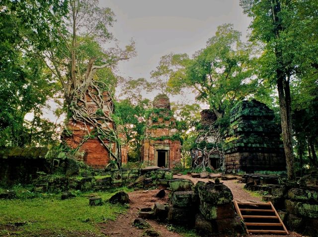 Khmer Empire Ancient Royal Road Exploration Travel Guide
