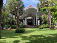 Seamless Check-In and Exceptional Amenities