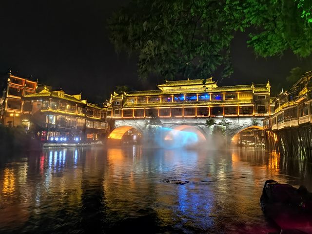 那年走在湘西古城的街道