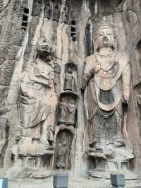 伊闕山水，龍門石窟