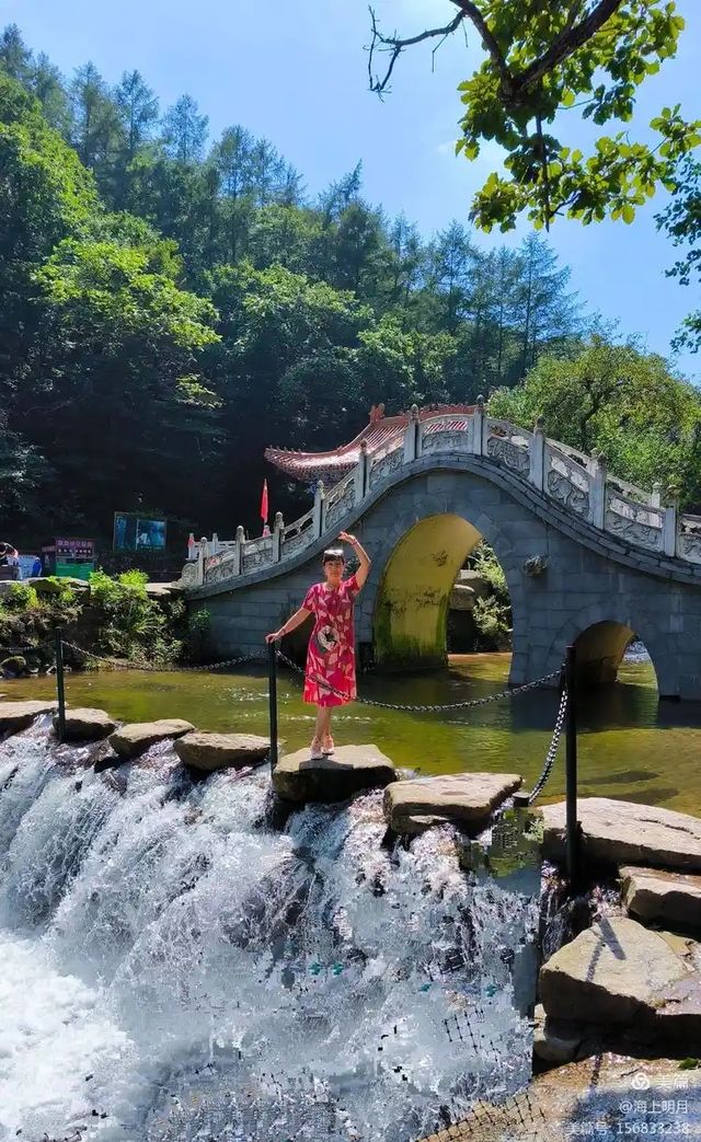 浙南秘境龍灣潭在千米懸空棧道看絕美飛瀑 浙南秘境龍灣潭在千米懸空棧道看絕美飛瀑