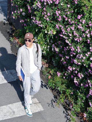 The crystal curtain stirs with the breeze, and the entire trellis is filled with the fragrance of roses