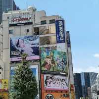 🕹️📷🎧 瘋狂科技樂園！探索秋葉原的奇幻世界！🌟🏬🎮