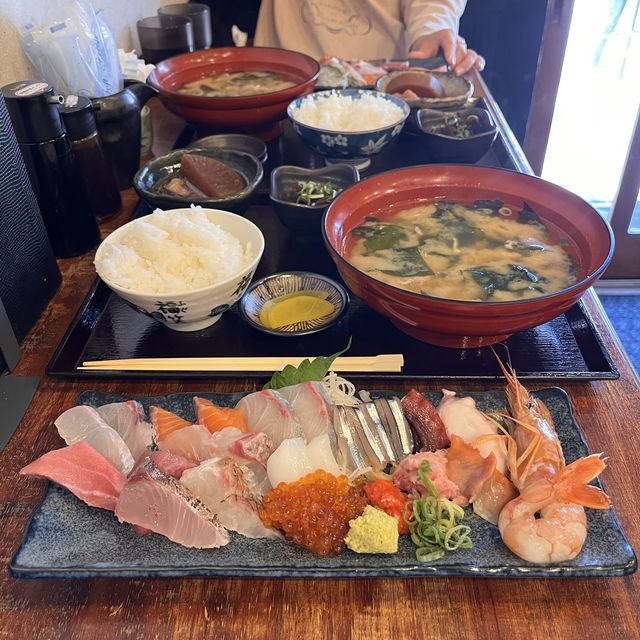大人気！コスパ最強の豪華海鮮ランチ