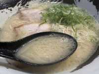 福岡・大名。博多ラーメンにちゃんぽん・居酒屋メニューも豊富『ひるとよる 博多らーめん ちゃんぽん』