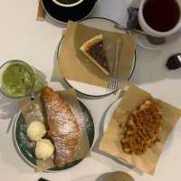 coffee time @ Kopi Daun Cafe