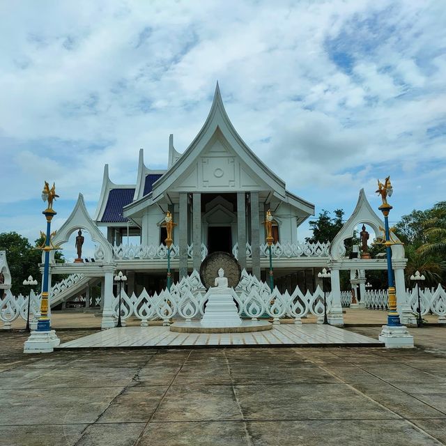 วัดพระพุทธบาท ยโสธร