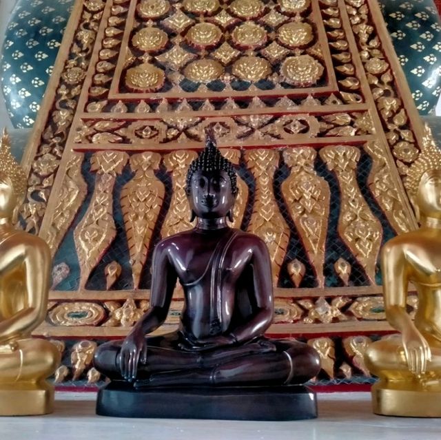 ขอพร พระพุทธไสยาสน์องค์ใหญ่