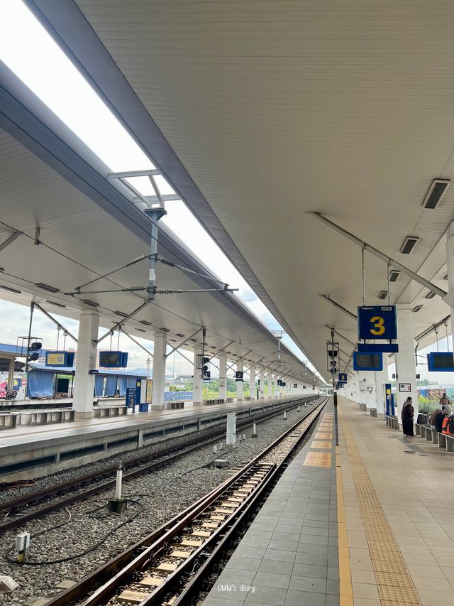 ทริปหนีร้อน … นั่งรถไฟไปนอนบนเกาะปีนัง 🚂