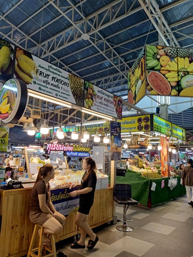 ตลาดสดธนบุรี ยกทะเลสด ร้านเด็ดดังมาให้ช้อปแล้ว