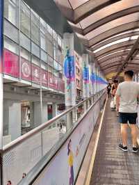 중경삼림에 등장하는 미드레벨 에스컬레이터