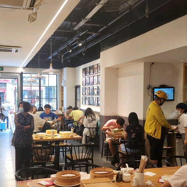 人氣極高蟹粉小籠包