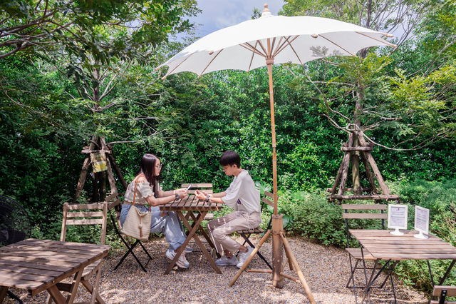 Ing Craft Toast Cafe & Backyard