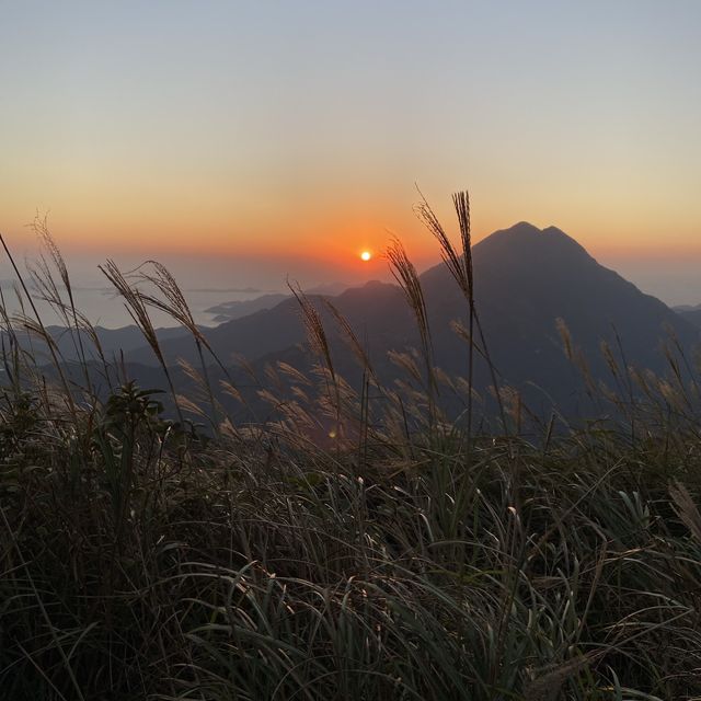 香港🇭🇰 | 香港欣賞日落西山最美之地🌟 - 大東山 ⛰️