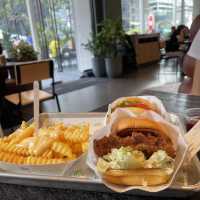 曼谷Shake Shack品嚐一下他們的美味漢堡！🍔🍟