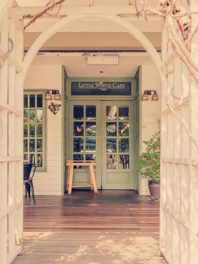 Little White Cafe