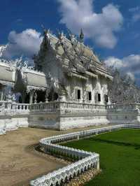 An Uncommonly beautiful White Temple 