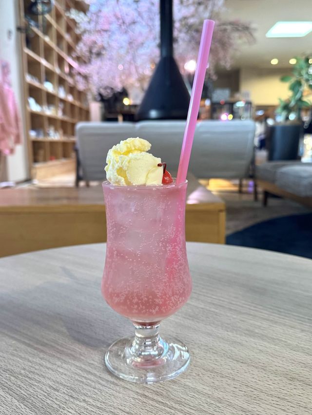 【埼玉(大宮)】花粉症で外でたくない方必見！お風呂も入れる屋内でお花見デートはここ！