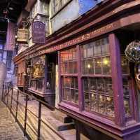 Step inside the Harry Potter set in London!!