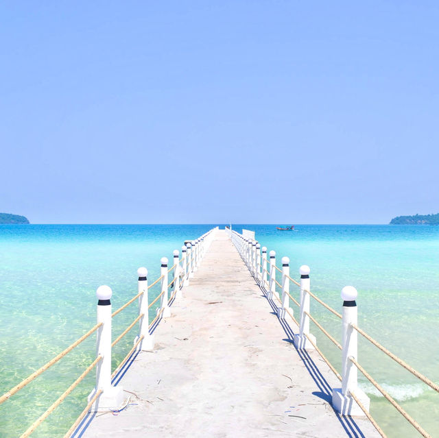🌴✨ Paradise Found: Exploring the Serene Beauty of Koh Rong Sanloem ✨🌴