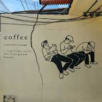 Balllly.cafe คาเฟ่ไวป์ดี วินเทจ ที่สัตหีบ ชลบุรี