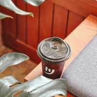 Balllly.cafe คาเฟ่ไวป์ดี วินเทจ ที่สัตหีบ ชลบุรี