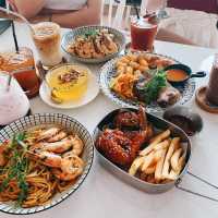 YARD & CO 