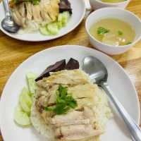 มานะข้าวมันไก่&ก๋วยเตี๋ยวไก่มะระ 🍴🐔