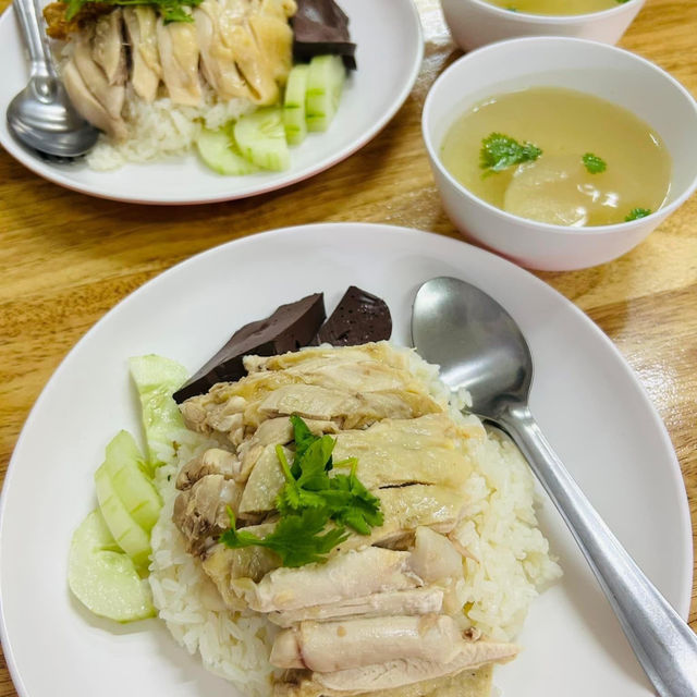 มานะข้าวมันไก่&ก๋วยเตี๋ยวไก่มะระ 🍴🐔