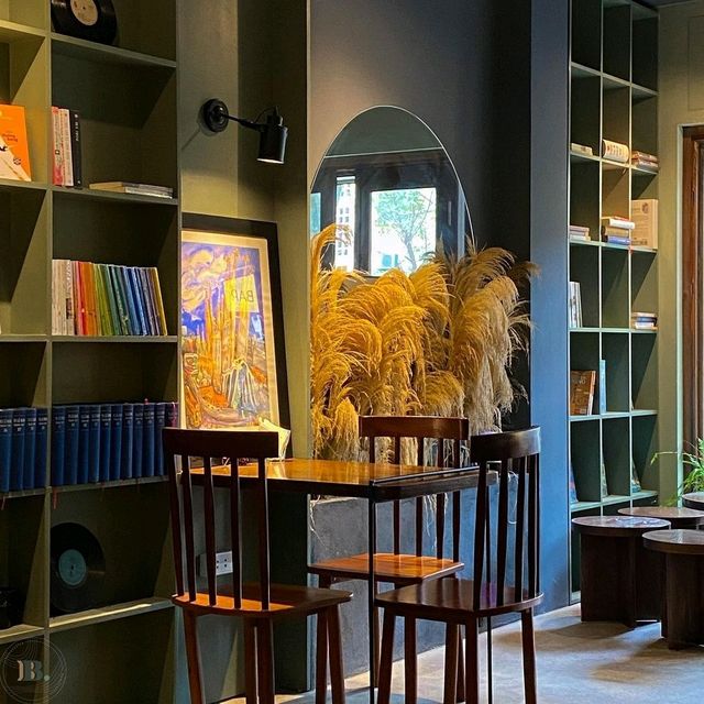 BOOK IN BAR