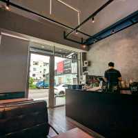 台南-咖啡+烘豆+重機+店貓：時肯墨咖啡烘焙 