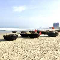 美溪沙灘-水清沙幼，海水湛藍，被譽為「東方夏威夷」