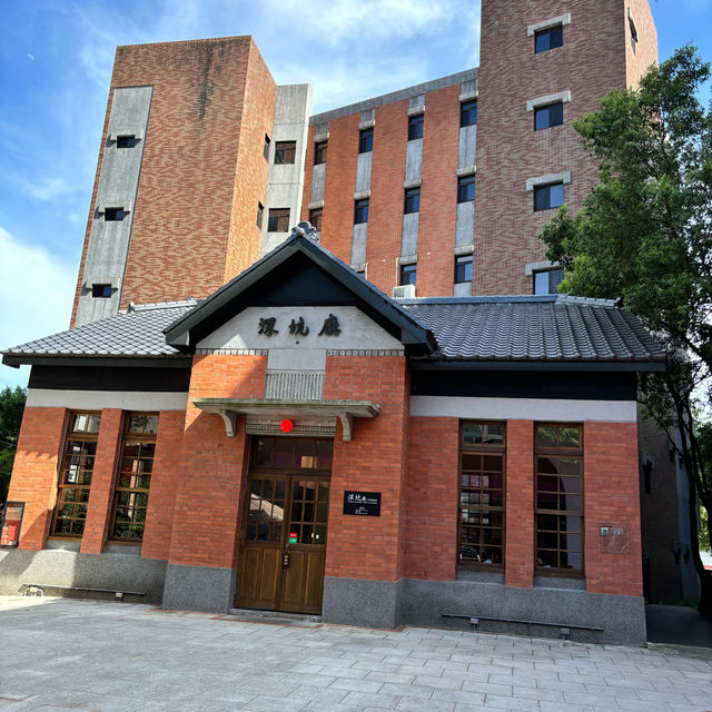 48 Hours in Taipei! Visit Old Streets, Best Natural Wine Bar in Taipei and often-missed landmark!