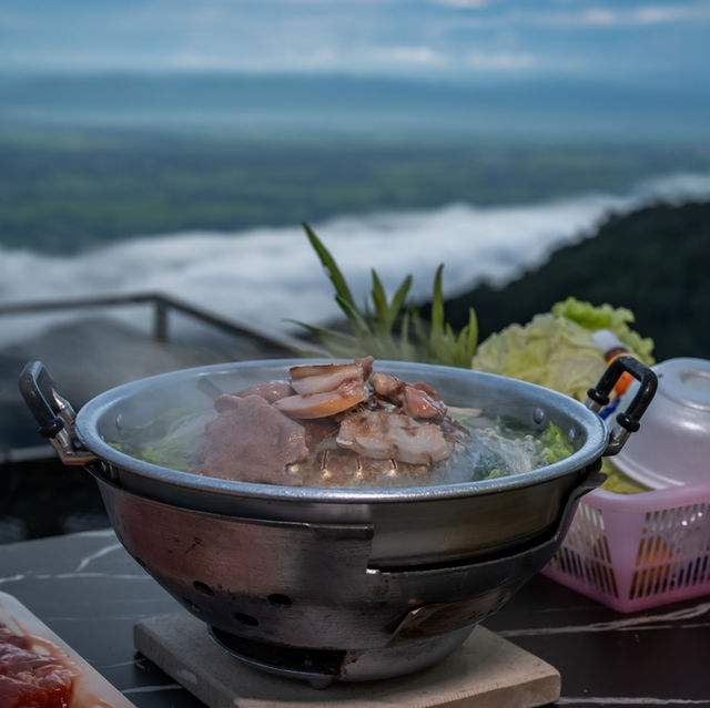 ที่พักสวยบนภูทับเบิก เห็นวิวทะเลหมอกแบบจึ้งงง⛰️