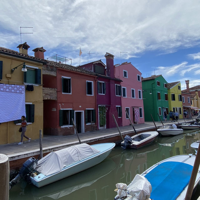 一輩子必去的絕美小島～威尼斯彩色島Burano😍😍